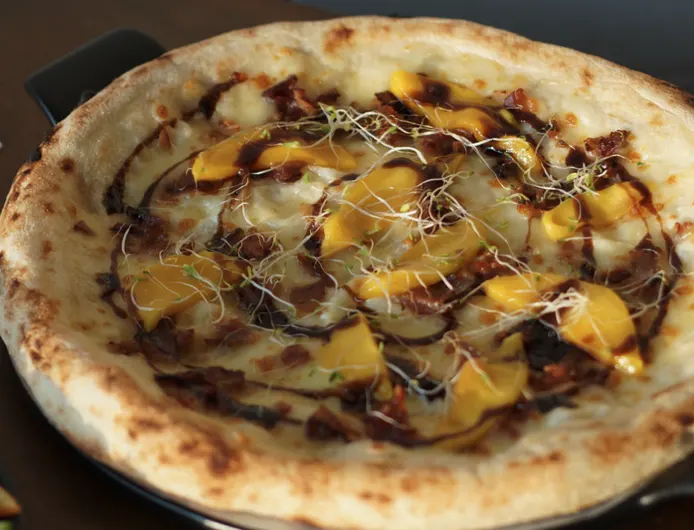 Mango Tartufo Bianco Pizza